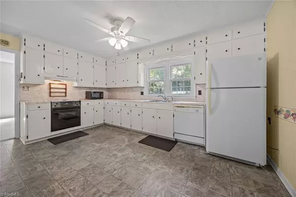 High Point, NC 27265,410 E Peachtree DR