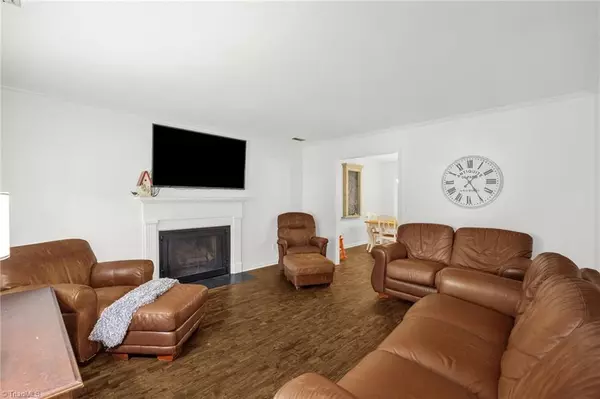 Pfafftown, NC 27040,6208 Deforest CT