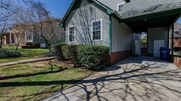 Elon, NC 27244,8 Willow Oak