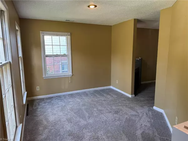 Clemmons, NC 27012,5804 Sir Knight CIR