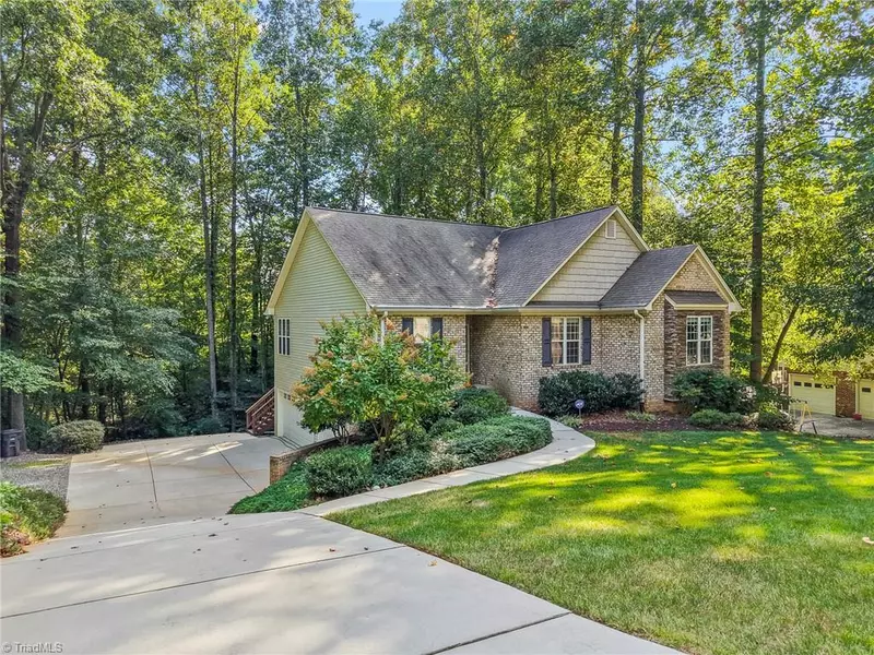 5012 Cedarwood DR, Winston-salem, NC 27103