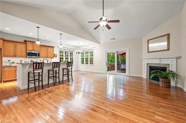 Winston-salem, NC 27103,5012 Cedarwood DR