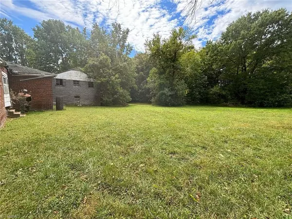 Burlington, NC 27215,1523 Maple AVE