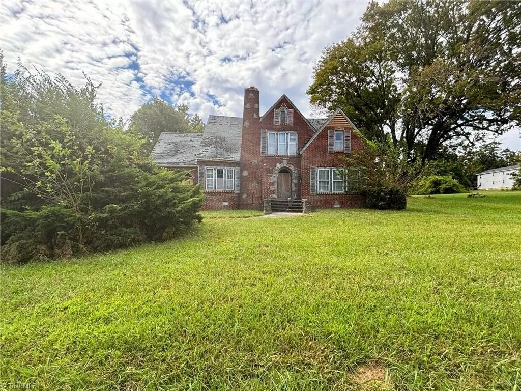 Burlington, NC 27215,1523 Maple AVE