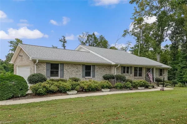 171 Roberson LN, Reidsville, NC 27320