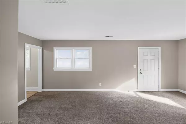 High Point, NC 27262,2430 E Lexington AVE