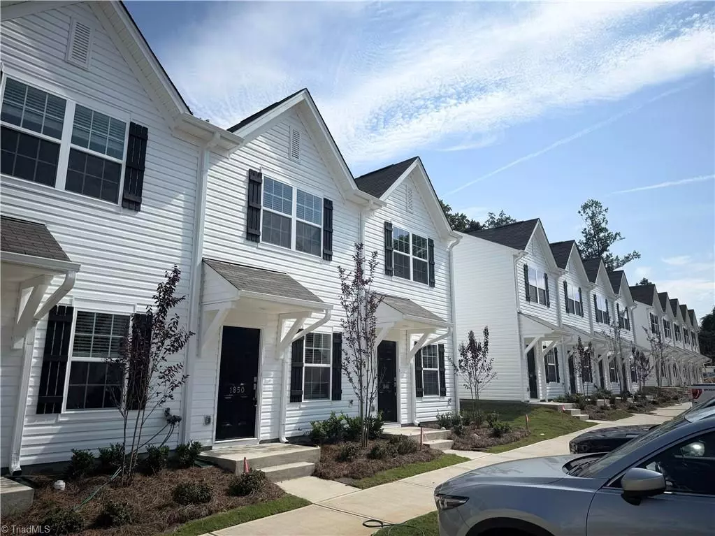 Winston-salem, NC 27103,1850 Autumn Mist DR