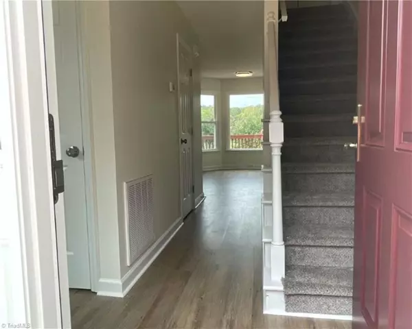 Winston-salem, NC 27106,3705 Redwing CT