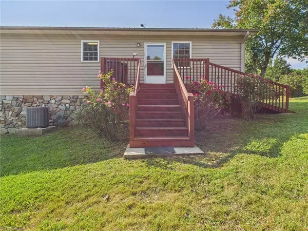 Stony Point, NC 28678,1368 Middle RD