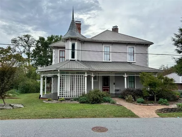 110 W Church ST, Mocksville, NC 27028