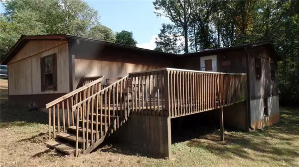 Elkin, NC 28621,136 Gaston LN