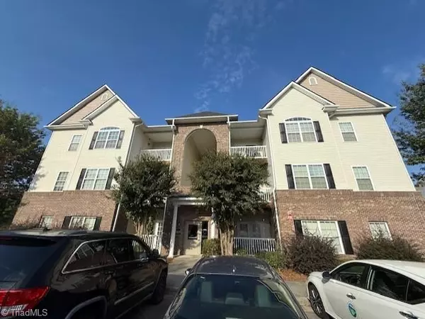 2422 Eagle Creek CT #201, Winston-salem, NC 27103