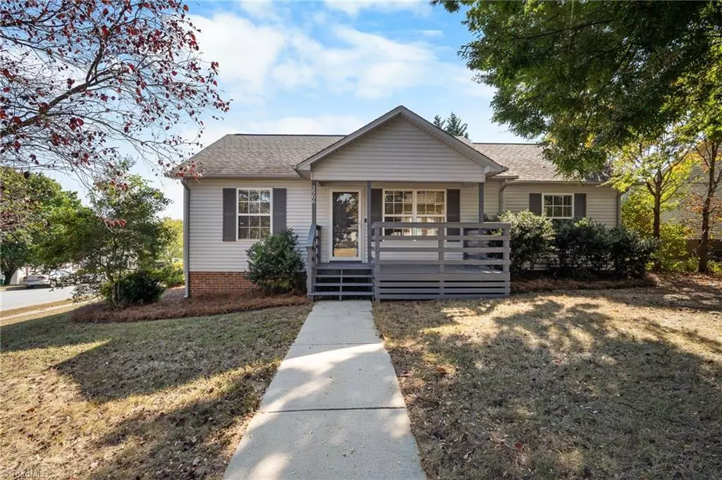 High Point, NC 27265,2906 Buckleigh LN