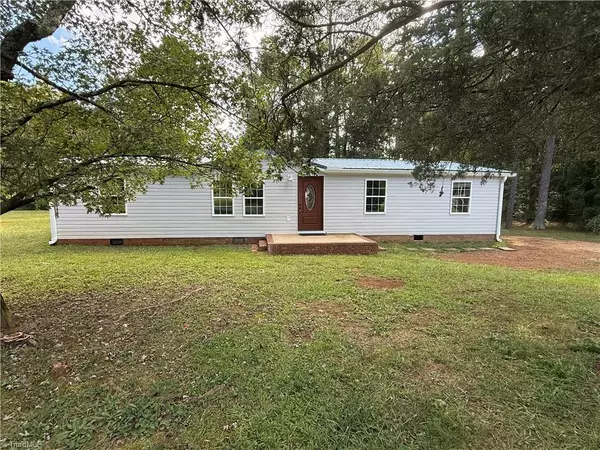 175 McPherson LN, Lexington, NC 27292
