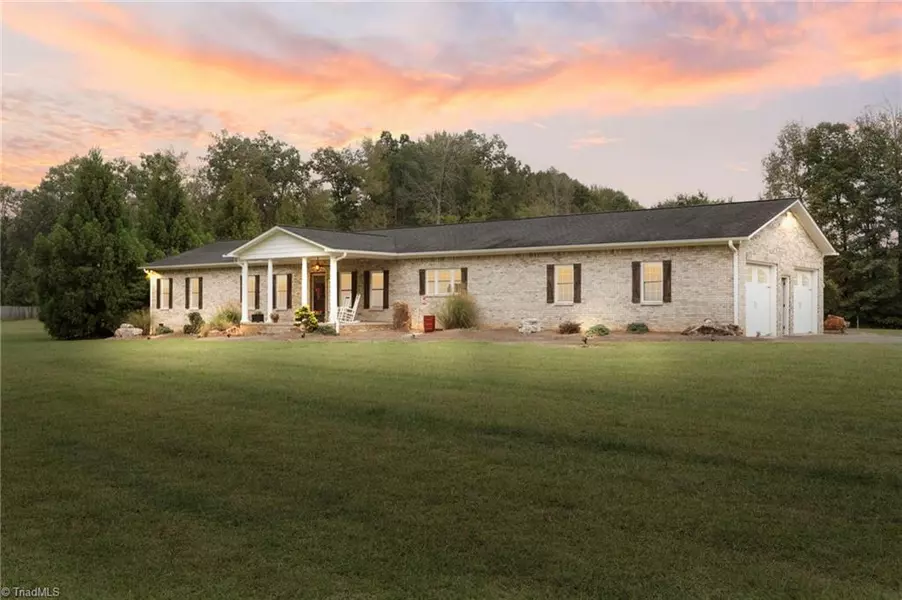 197 Dare LN, Advance, NC 27006