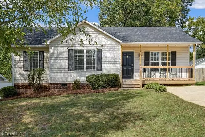 Thomasville, NC 27360,210 Larkspur LN