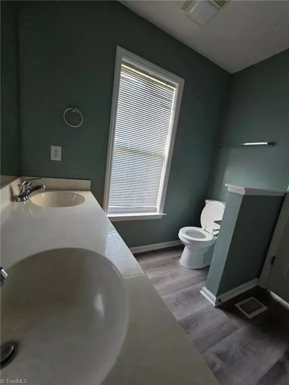 Winston-salem, NC 27106,5415 Bridgegate DR