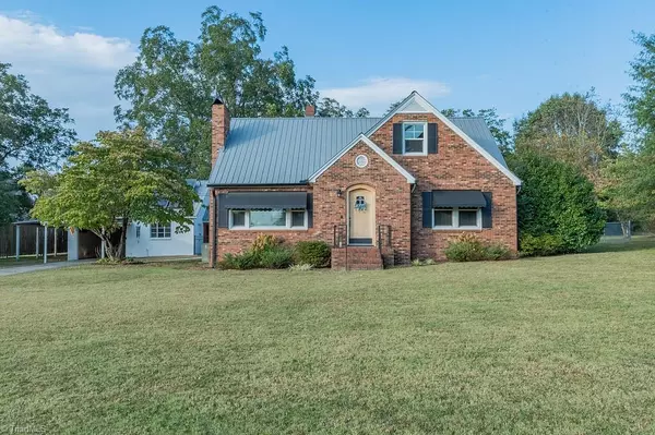 381 Hinkle LN, Lexington, NC 27295