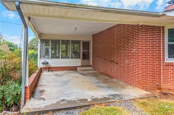 Elkin, NC 28621,752 Joe Layne Mill RD