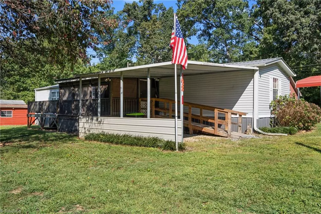 Lexington, NC 27292,128 Saint Albans LN