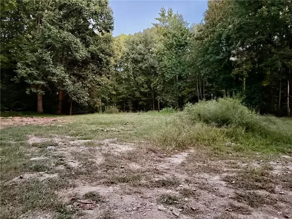 Seagrove, NC 27341,354 Yow DR