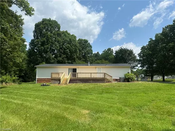 King, NC 27021,1035 Sueron DR