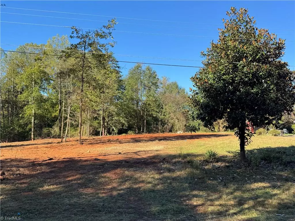 Winston-salem, NC 27101,1538 Harvest DR