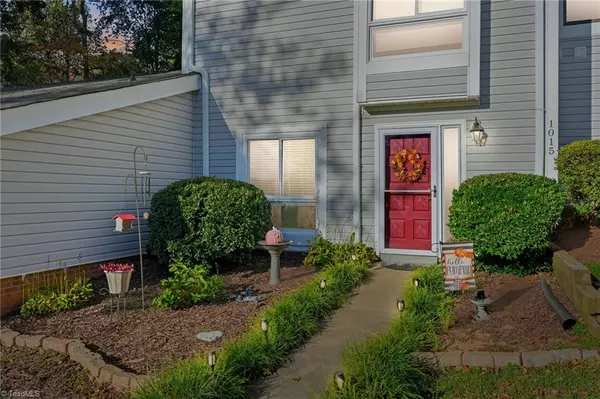 Winston-salem, NC 27104,1015 Turtle Rock LN