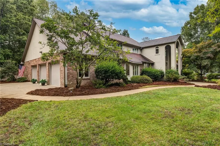 1504 Heathcliff RD, High Point, NC 27262