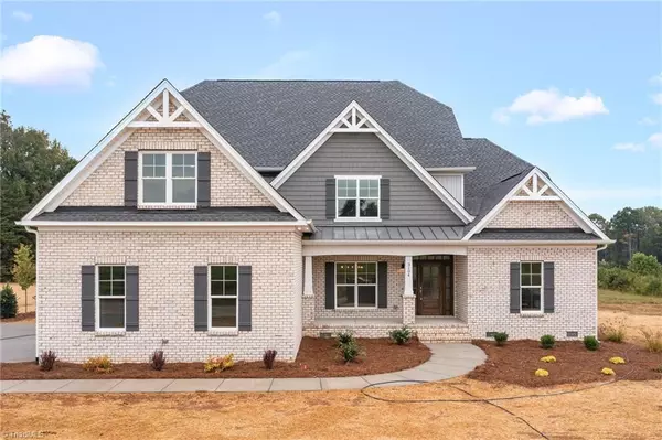 3104 Pasture View DR, Summerfield, NC 27358