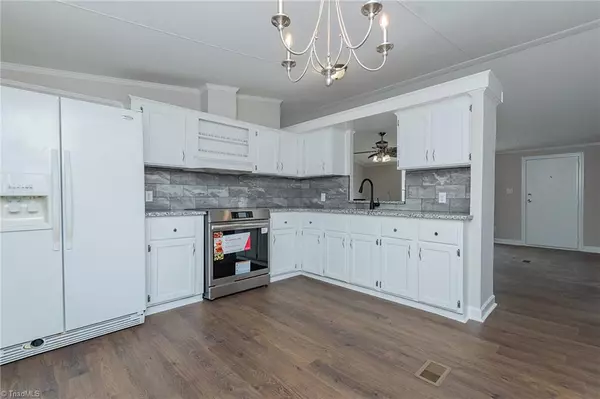 Walkertown, NC 27051,4890 oak branch LN