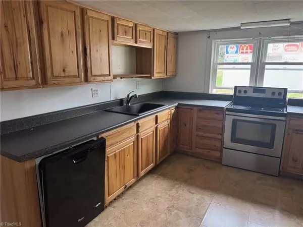Lowgap, NC 27045,160 Magnolia ST