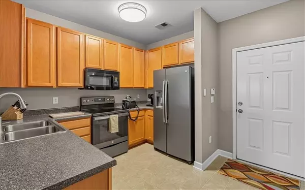 Greensboro, NC 27410,7104 Friendly AVE W #310
