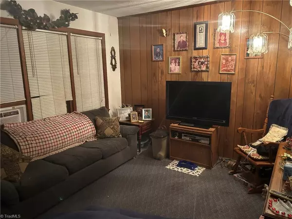 Thomasville, NC 27360,253 Myers DR