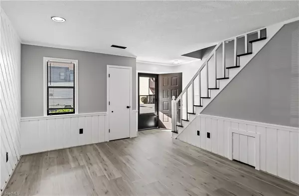 Winston-salem, NC 27106,370 Vista CIR #A