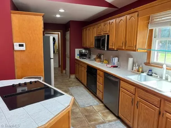 Mocksville, NC 27028,128 Meadowview RD