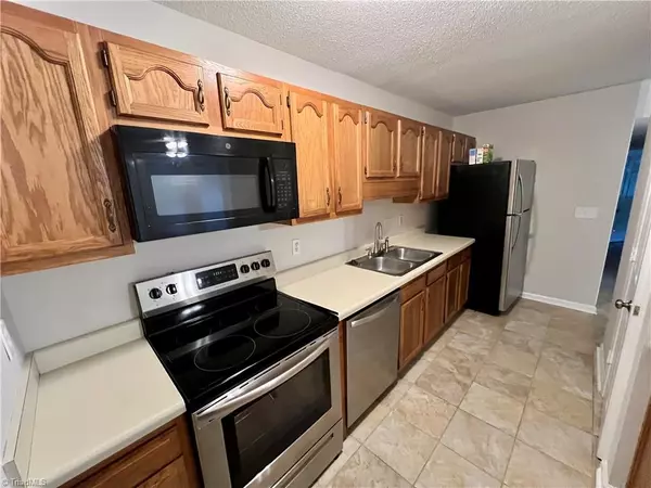 Greensboro, NC 27410,5930 W Friendly AVE #A