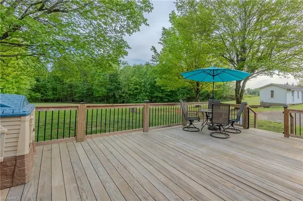 Siloam, NC 27047,5446 Siloam RD