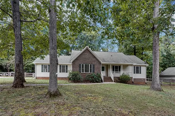 6125 Evelyn LN, Pleasant Garden, NC 27313