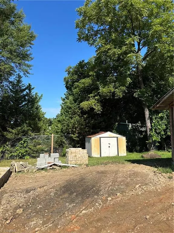 High Point, NC 27260,1510 Blandwood DR