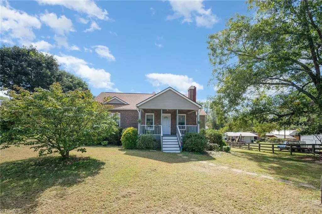 Mebane, NC 27302,1679 US Highway 70