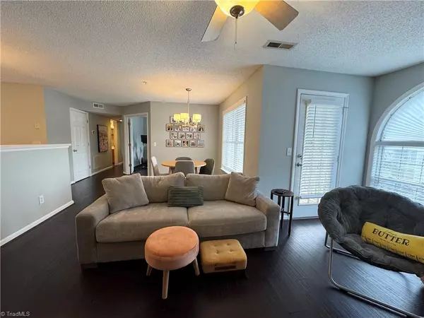 Winston-salem, NC 27103,421 Rivertree LN