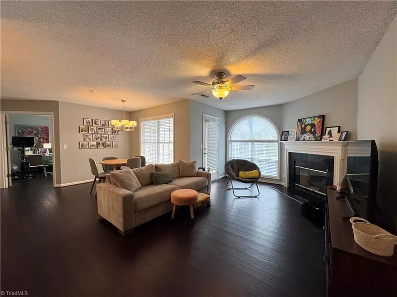 421 Rivertree LN, Winston-salem, NC 27103