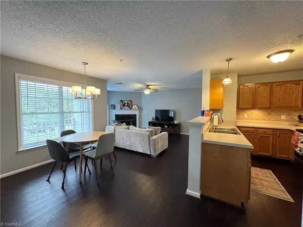 Winston-salem, NC 27103,421 Rivertree LN