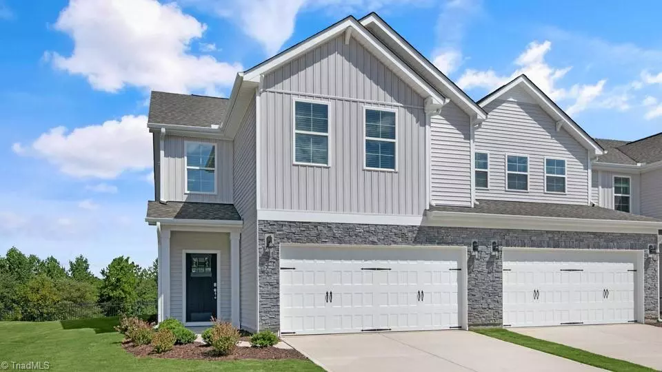 122 Lemongrass LN, Bermuda Run, NC 27006