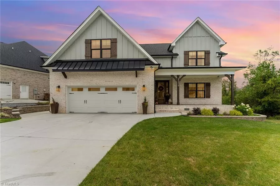 4304 Griffins Gate LN, Greensboro, NC 27407