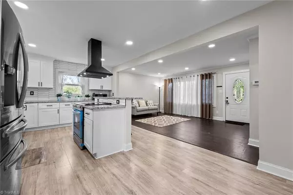 Graham, NC 27253,623 Oakgrove DR