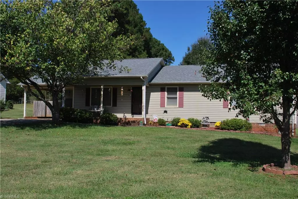 Mocksville, NC 27028,408 E Lake DR