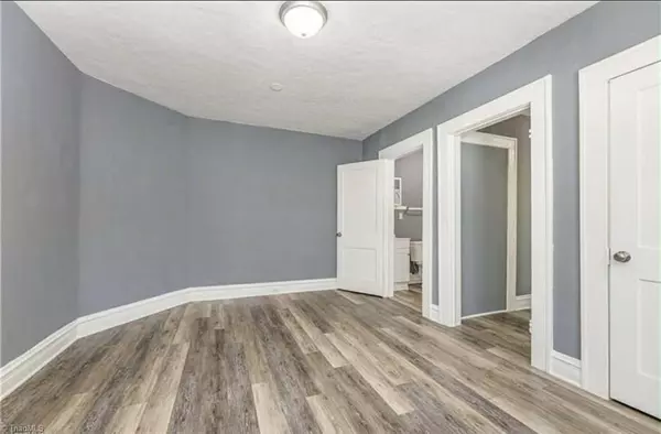 Reidsville, NC 27320,522 N Scales ST