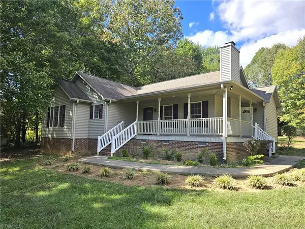 1605 Hillhaven RD, Browns Summit, NC 27214